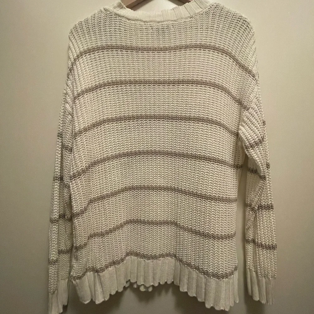American Eagle Outfitters Crew Neck Sweater - Picture 2 of 7